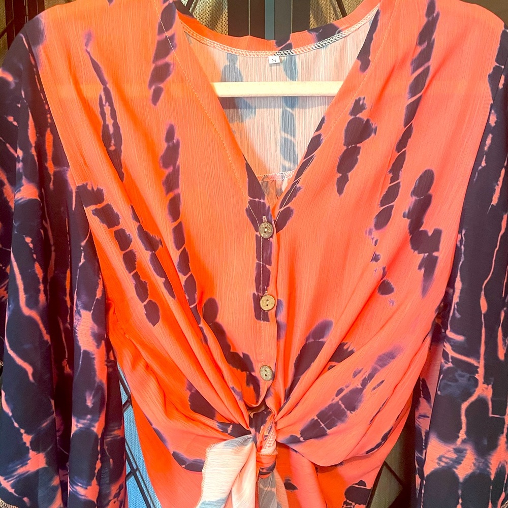 Small V-Neckline Half Sleeve Blouse Tie-Dye